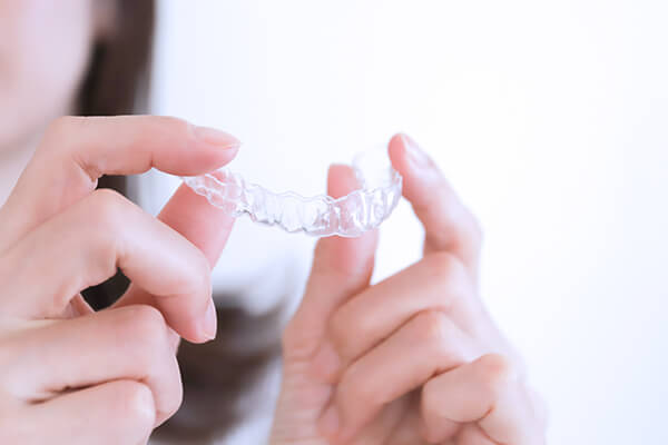 マウスピース矯正(成人矯正)